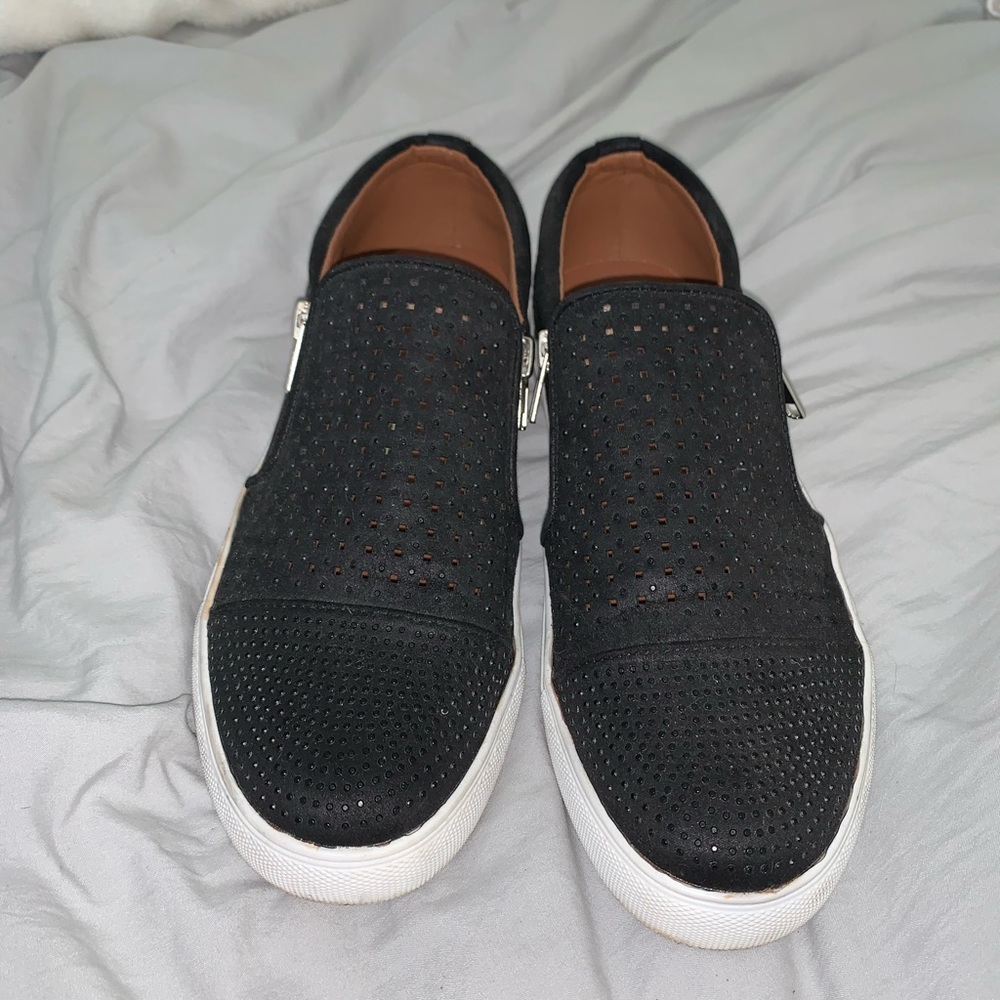 REPORT | SHOES